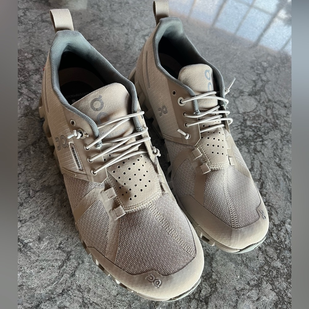 ⭐️NWOT⭐️ On Cloud - Cloud 5 WATERPROOF - Women’s size 8